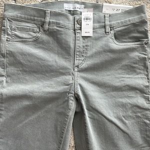 Modern skinny crop pants